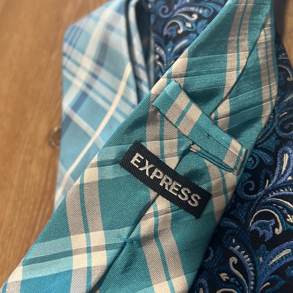 Bundle of 4 ties - Picture 7 of 8